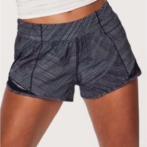Lululemon Hotty Hot Short II (2.5")
Etch Hail Midnight Navy / Midnight Navy Sz 6